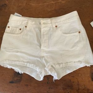 LEVI 501 SHORTS SIZE 27
